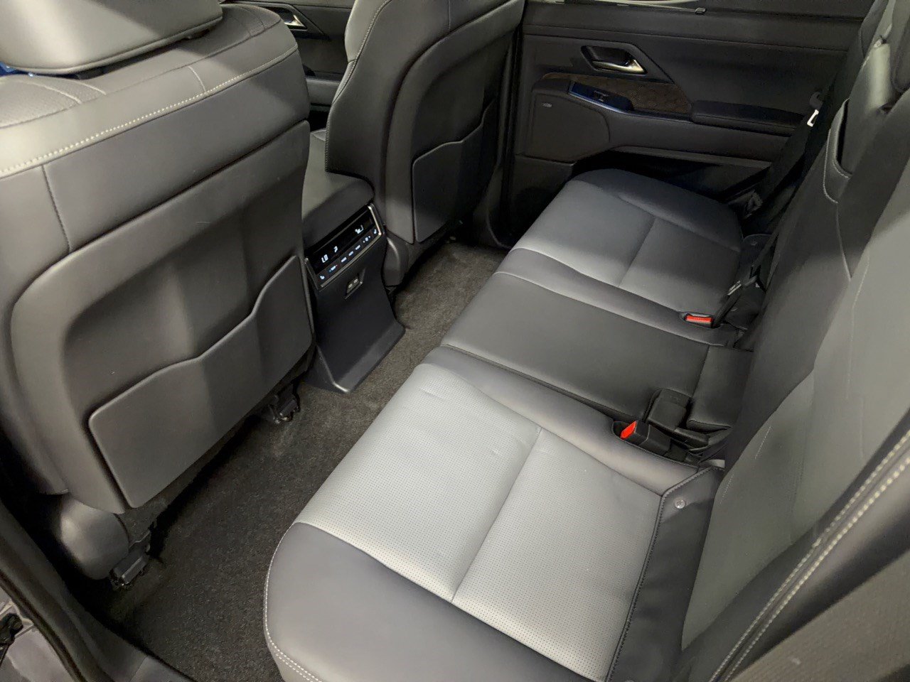 Used 2024 Lexus GX 550 w/ Accessory Package (Z1) AWD/4WD image 25