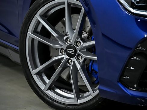 Used 2024 Volkswagen Golf R AWD/4WD image 4