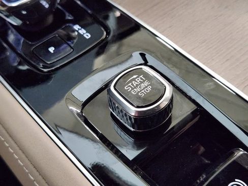 New 2026 Volvo XC90 B6 Plus w/ Protection Package Premier image 20