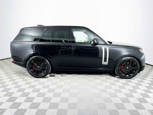 Used 2024 Land Rover Range Rover SE AWD/4WD image 4