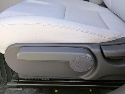 Certified 2025 Hyundai Kona SE FWD image 20