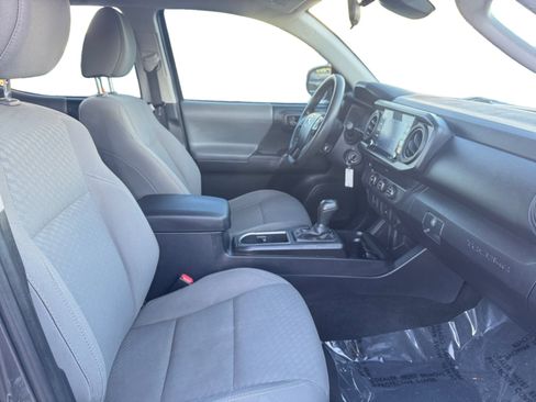 Used 2020 Toyota Tacoma SR w/ SR Convenience Package image 16