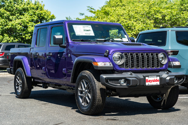 New 2026 Jeep Gladiator Sport AWD/4WD image 2