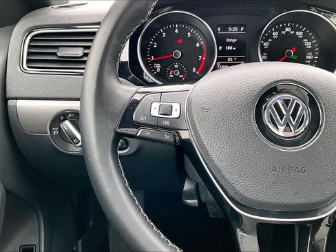 Used 2016 Volkswagen Jetta Sport w/ Lighting Package FWD image 24
