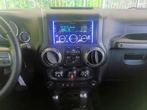 Used 2015 Jeep Wrangler Unlimited Sport w/ Quick Order Package 24S AWD/4WD image 41