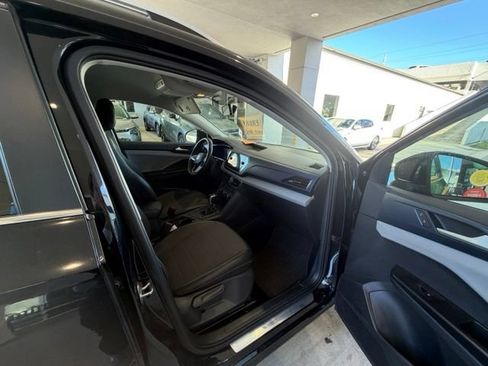 Used 2022 Volkswagen Taos SE FWD image 14