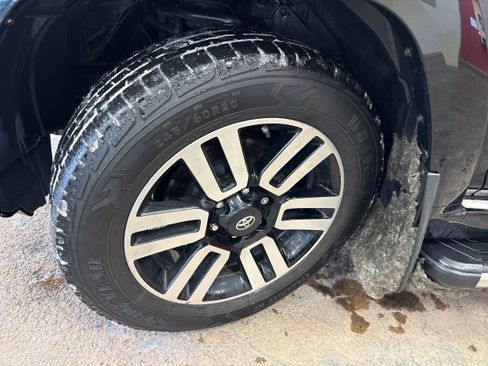 Used 2016 Toyota 4Runner Limited image 4