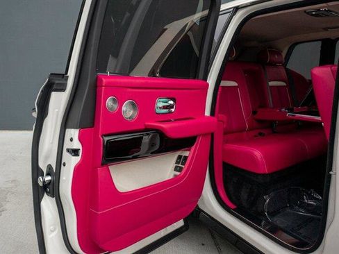 Used 2025 Rolls-Royce Cullinan image 52