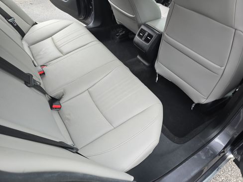 Used 2019 Honda Accord Touring image 11