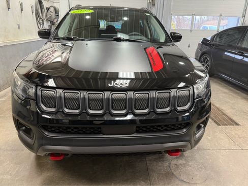 Used 2022 Jeep Compass Trailhawk image 3