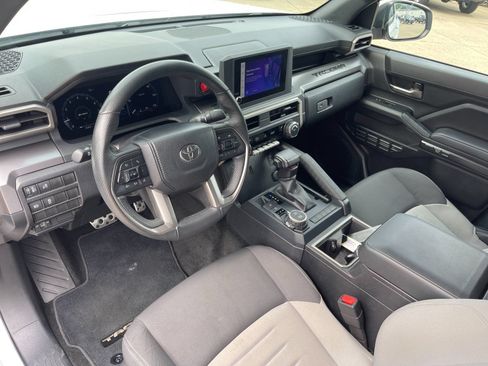 Used 2024 Toyota Tacoma TRD Sport AWD/4WD image 10