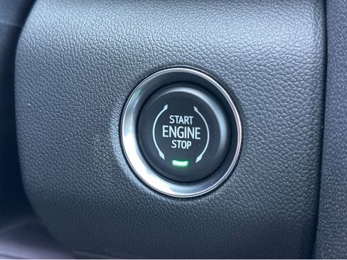 New 2025 GMC Acadia Elevation FWD image 28