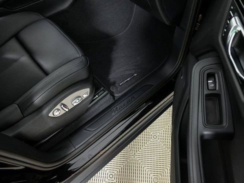 New 2026 Porsche Macan AWD/4WD image 25