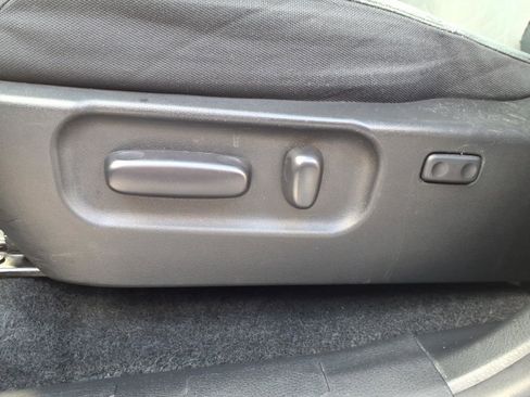 Used 2021 Toyota Tacoma TRD Sport w/ Technology Package image 8