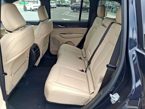 Used 2024 Jeep Grand Cherokee Limited w/ Trailer Tow Package AWD/4WD image 13