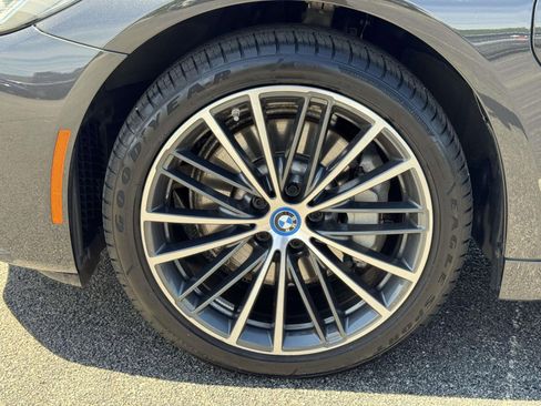 Certified 2023 BMW 530e xDrive AWD/4WD image 9