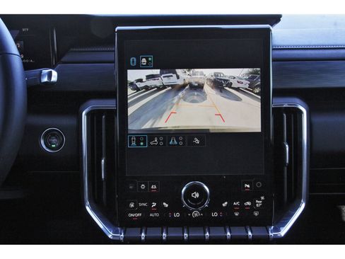 Used 2025 GMC Acadia Elevation w/ Elevation Premium Package FWD image 27