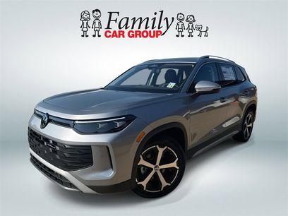 New 2025 Volkswagen Tiguan SE