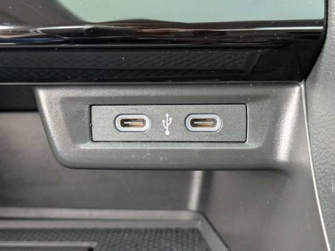 Certified 2025 Volkswagen Jetta SE FWD image 24