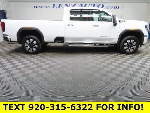 Used 2025 GMC Sierra 2500 Denali w/ Technology Package image 2