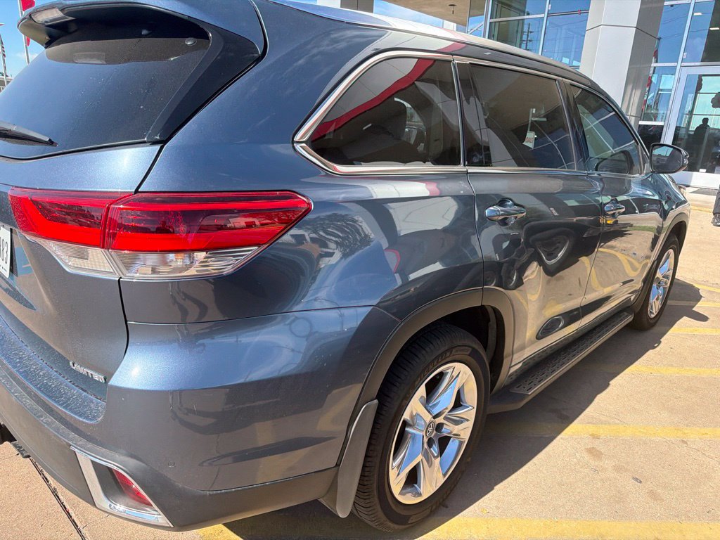 Used 2019 Toyota Highlander Limited FWD image 5