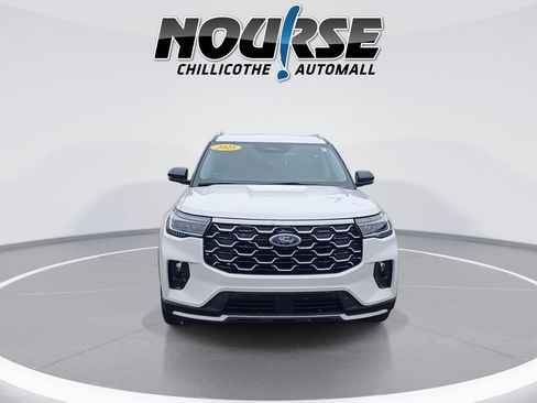 Used 2025 Ford Explorer Platinum w/ Ultimate Package AWD/4WD image 3