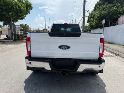 Used 2018 Ford F450 XLT w/ Camper Package RWD image 4