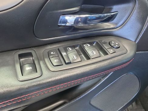 Used 2018 Dodge Grand Caravan GT FWD image 18