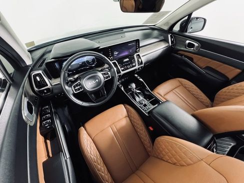 Used 2023 Kia Sorento SX Prestige image 18