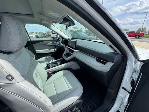 New 2026 Ford Explorer Active w/ Active Comfort Package AWD/4WD image 19