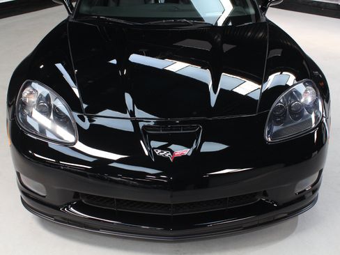 Used 2013 Chevrolet Corvette Grand Sport w/ 3LT Preferred Equipment Group RWD image 8
