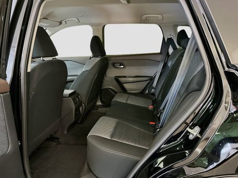 Used 2023 Nissan Rogue SV image 28