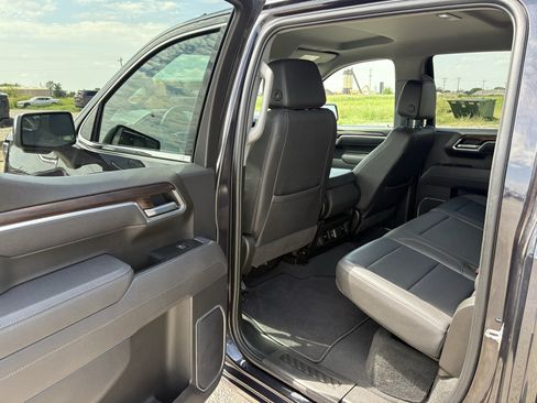 Used 2025 GMC Sierra 1500 SLT AWD/4WD image 21