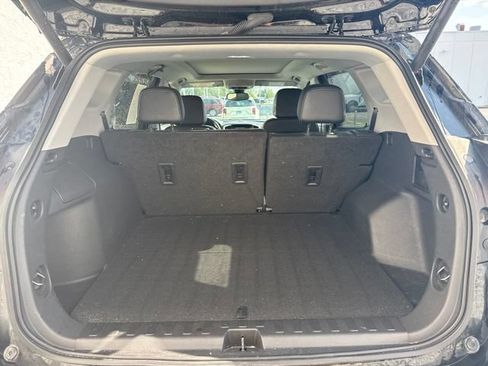 Used 2023 GMC Terrain SLT w/ Infotainment Package II AWD/4WD image 7