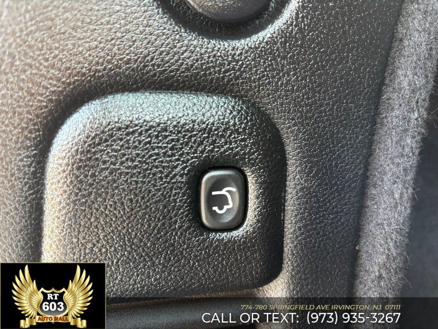 Used 2025 Dodge Durango GT AWD/4WD image 8