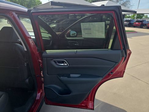 New 2026 Nissan Rogue Platinum w/ Platinum Premium Package AWD/4WD image 11