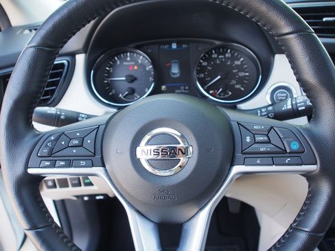 Used 2022 Nissan Rogue Sport SL w/ Premium Package FWD image 14