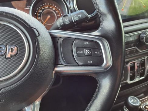 Used 2021 Jeep Wrangler Unlimited Sahara AWD/4WD image 29
