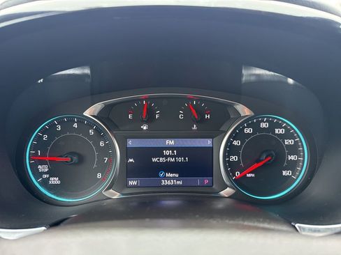 Used 2023 Chevrolet Traverse LT image 13