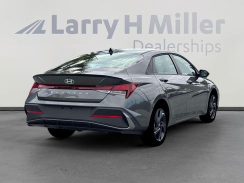 New 2026 Hyundai Elantra SEL Sport FWD image 7
