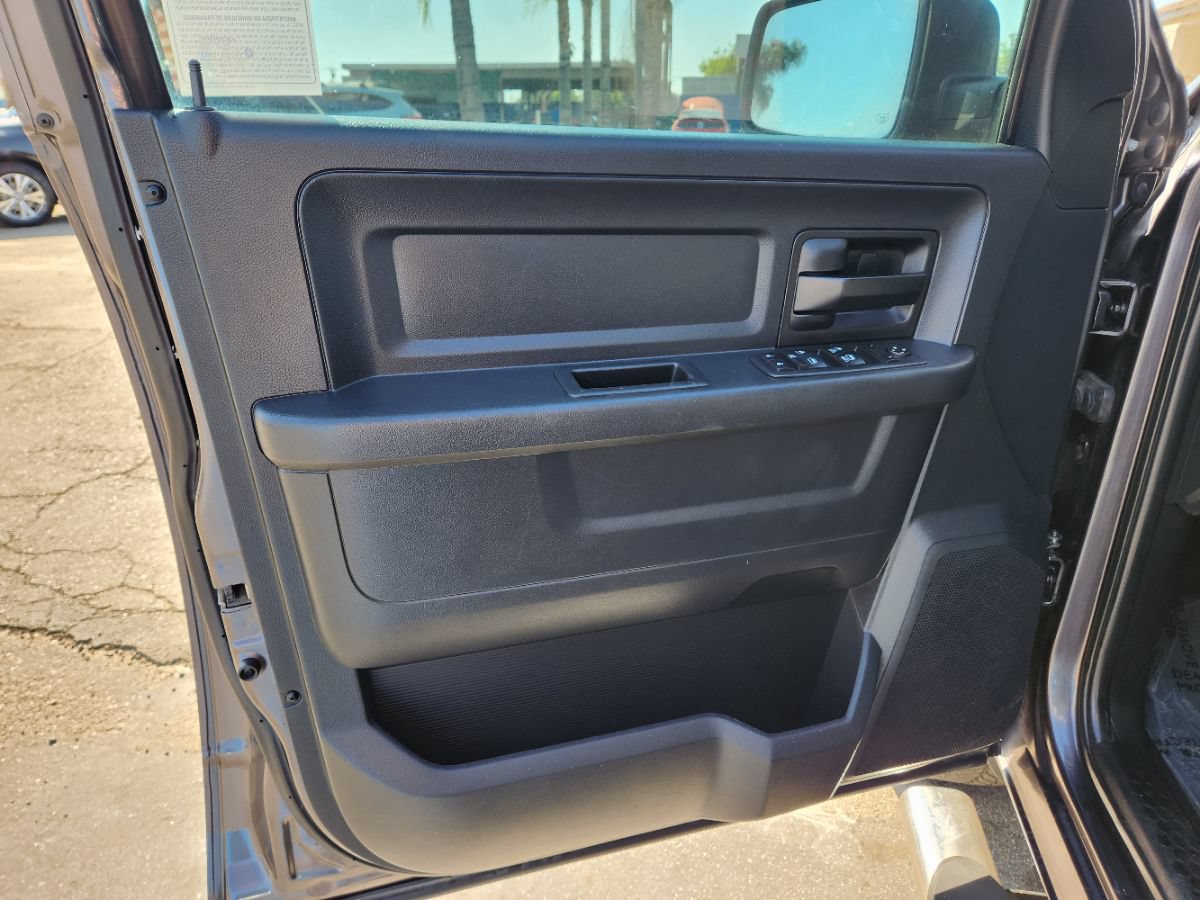 Used 2017 RAM 1500 Express w/ Express Value Package RWD image 17