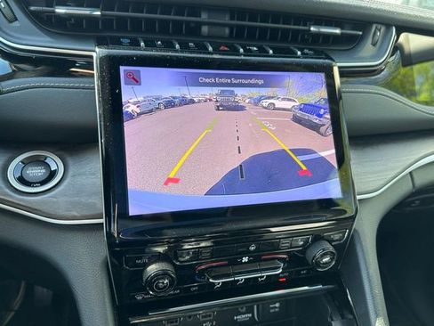 Used 2023 Jeep Grand Cherokee 4WD 4xe image 28