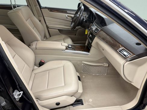 Used 2014 Mercedes-Benz E 350 4MATIC Sedan w/ Premium 1 Package image 31