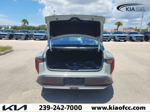 New 2026 Kia K4 FWD image 11