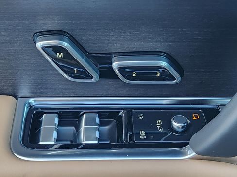 New 2026 Land Rover Range Rover Long Wheelbase SE image 23