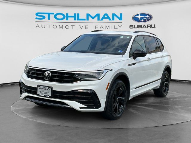 Certified 2023 Volkswagen Tiguan SE R-Line AWD/4WD image 1