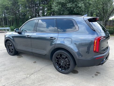 Used 2022 Kia Telluride SX w/ SX Prestige Package AWD/4WD image 3