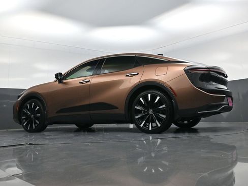 Used 2025 Toyota Crown Platinum image 18