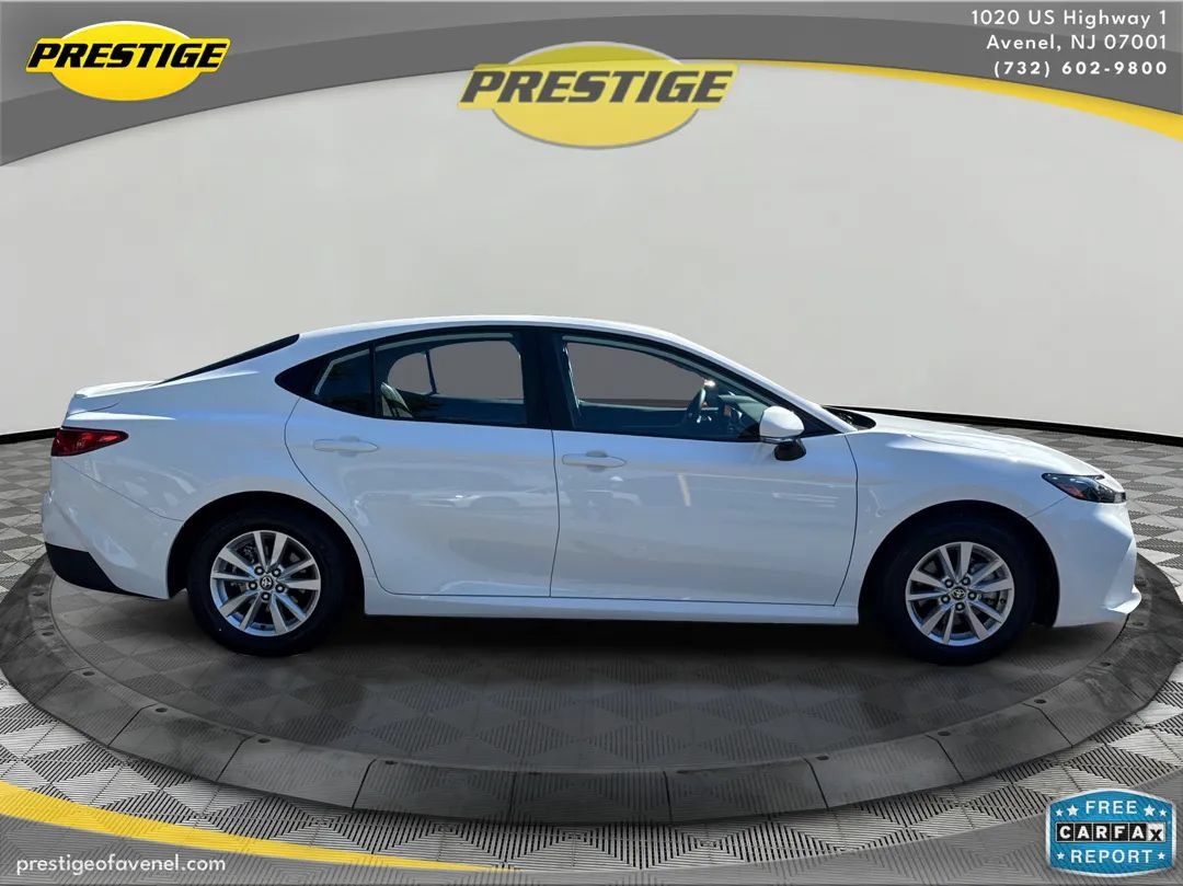 Used 2025 Toyota Camry LE FWD image 4