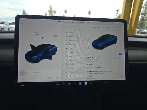 Used 2022 Tesla Model 3 Long Range image 16